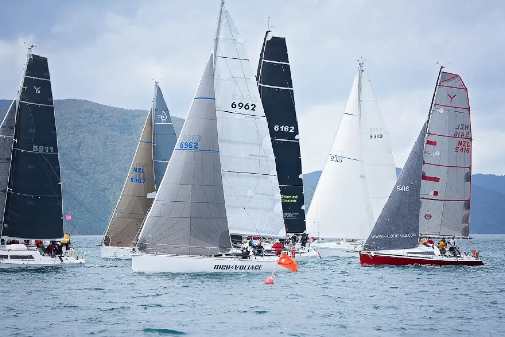 Mud House Wines Women's Regatta