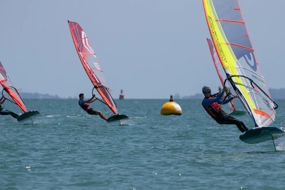Windfoiling