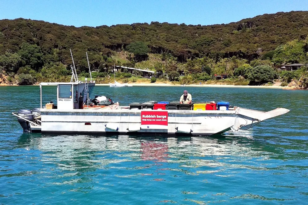 Bay of Islands rubbish barge